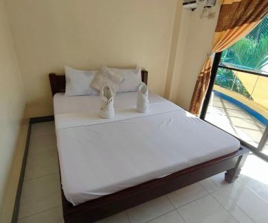 Manoc-Manoc Cabin | Casimero Pension House