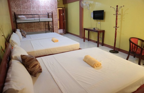 Caticlan House | Centillo Travellers Inn