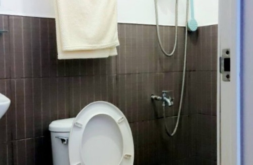 Poblacion District House | Charming 2-bedroom house with WiFi and AC in Davao City