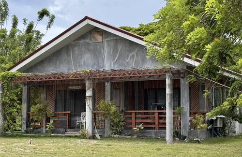 Santander House | Charming Beach-Front 2-bedroom House in marvelous Santander with AC and Wifi.