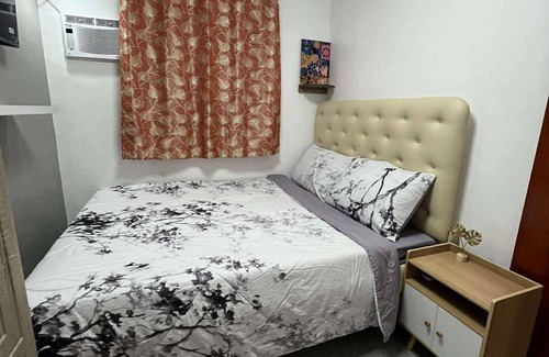 Compostela Bed & Breakfast | Charming Bed & Breakfast Room #3 with WiFi, Netflix and AC in Superb Compostela