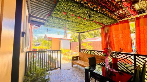 San Pedro House | Chateau La Princesa with cozy garden & bar