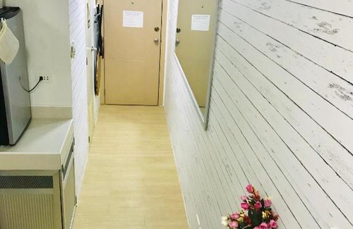 South Triangle Apartment | Chic, Clean Unit near Abs-Cbn @ Mplace