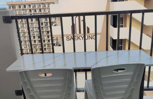 Lapu-Lapu Condo | City Suite with Balcony and Pool Access