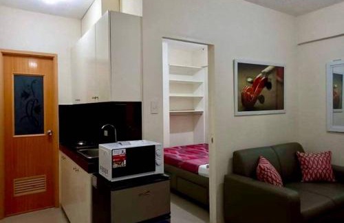 Angeles City Apartment | Cosy 1-bedroom condo in vibrant Malabanias