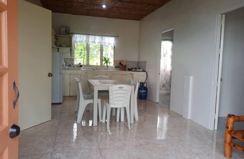 San Francisco House | Cozy 3 Bedroom House with exclusive beach cliff swimming LittleParadise@Camotes