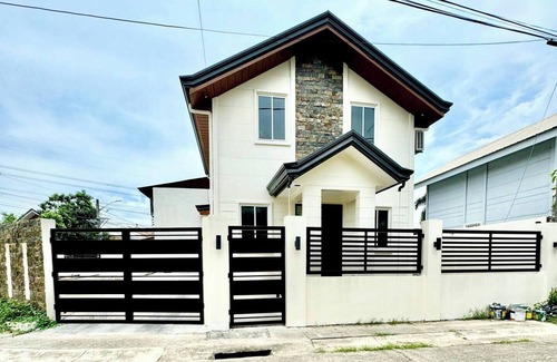 Santo Tomas House | Cozy 3-bedroom house with a Mountain View in Santo Tomas