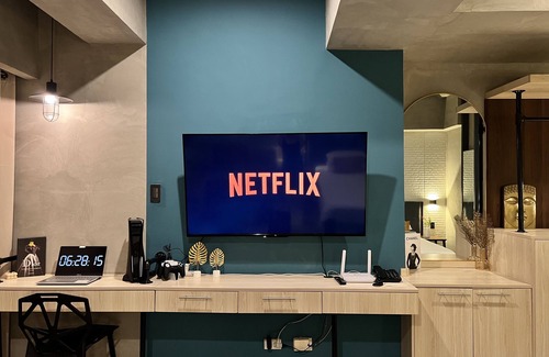 Kaunlaran Condo | Cozy, Comfy & Spacious Hotel Type Condo with FREE Wifi, PS5 & 55" Smart TV