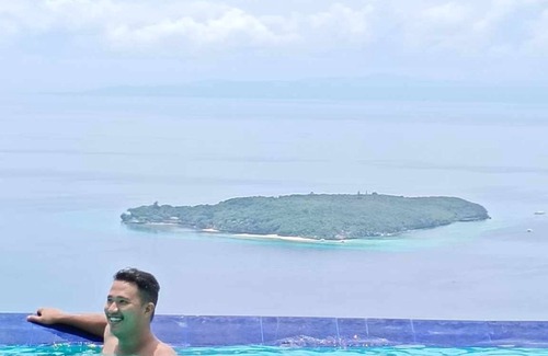 Oslob House | Exclusive Mountain Resort 25pax- Pool + Netflix + HBO + Videoke + WiFi