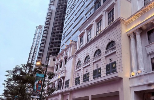 Bonifacio Global City Condo | Executive Suites 4 Bedroom Condo Uptown Parksuites Bgc