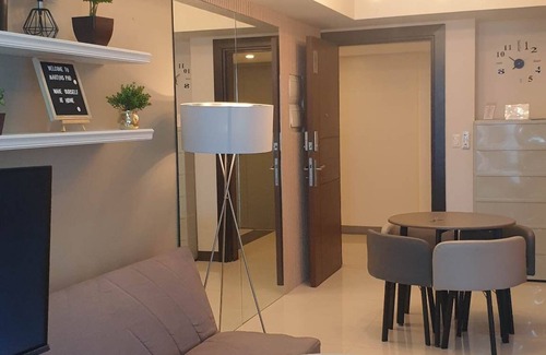 Taguig Condo | Fabulous 1bedroom Uptown Parksuites BGC