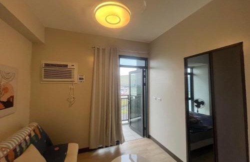 Tambo Apartment | Family suite facing Okada TV WiFi near NAIA&MOA Gentry Manor 8A