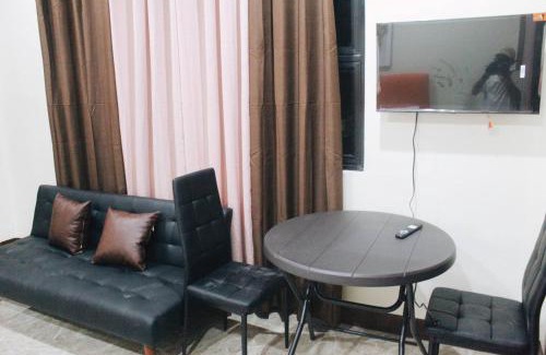 Suba Basbas Apartment | Fast Wi-Fi, Near Beaches & Cozy Affordable Room