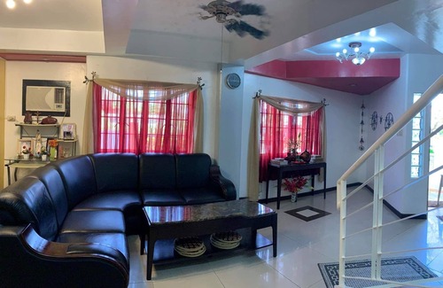 Alangalang House | Fully-furnished American Home