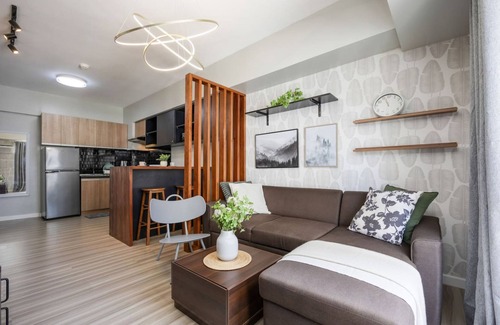 Cebu Apartment | Furnished 1BR | Amenity View, WiFi, Netflix and Pool