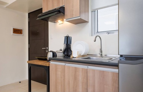 Lahug Apartment | Furnished 1BR | City View, WiFi, Netflix and Pool