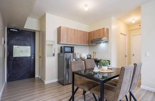 Lahug Apartment | Furnished 2BR | Amenity View, WiFi, Netflix and Pool