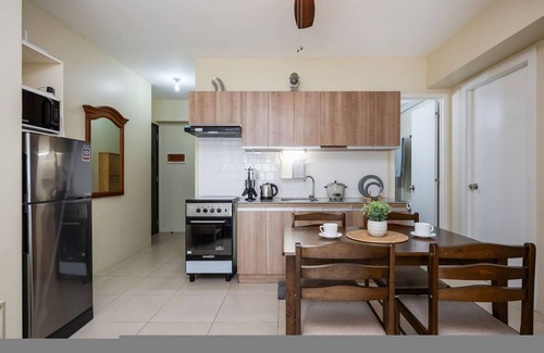Lahug Apartment | Furnished 2BR | Amenity View, WiFi, Netflix and Pool