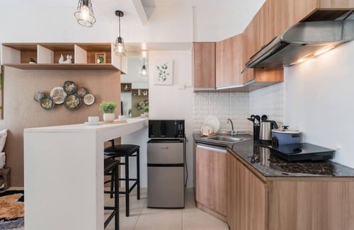 Cebu Apartment | Furnished Studio | Amenity View, WiFi, Netflix and Pool