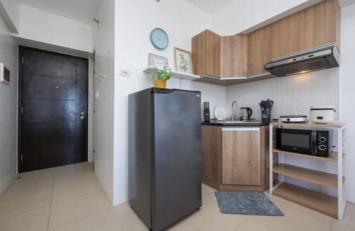 Cebu Apartment | Furnished Studio | City View, WiFi, Netflix and Pool