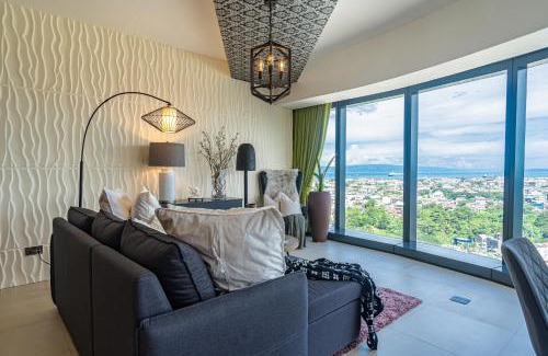 Poblacion District Apartment | Glamorous Luxury 2 Bedroom Apartment in Aeon Towers I Panoramic Views I Free Wi-fi, Gym and Pool I by Bleuspace
