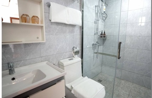 Paranaque House | Golden Seagulls Hotel