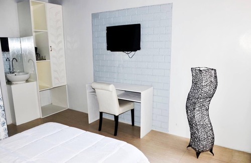 Balanga Hotel | Grand Peninsula Suites