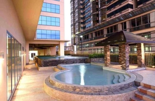 Ermita Condo | Grand Riviera Condotel infront of us embassy 17FL
