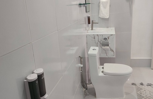 Basdiot Hotel | Harman Suites Moalboal