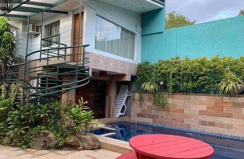 Marikina Villa | Have a splashing good time!