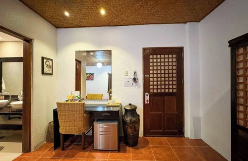 Puerto Princesa City Centre House | Hibiscus Garden Resort