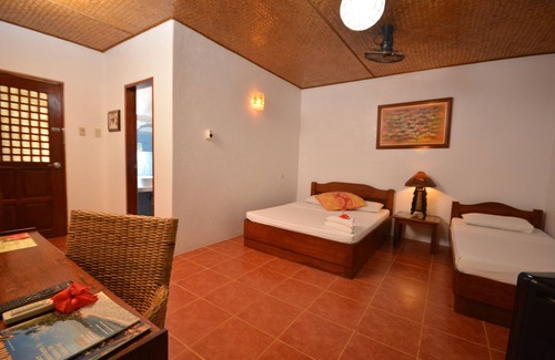 Puerto Princesa City Centre House | Hibiscus Garden Resort