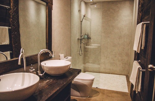 Puerto Princesa City Centre House | Hibiscus Garden Resort