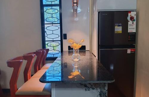 Castillejos Hostel | Hidden Koi Staycation - 2 Bedroom