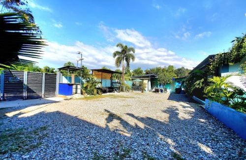 San Juan Hostel | Hidden Palms Inn & Resort Quadruple