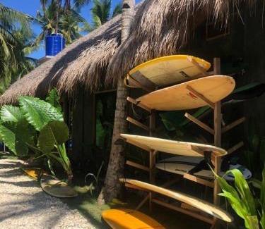 Catangnan Hostel | Hiraya Surf Hostel