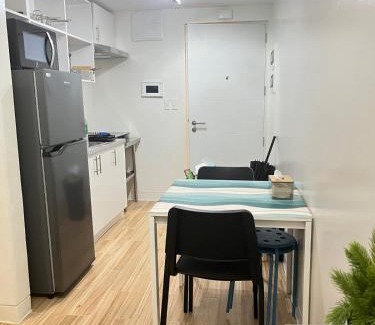 Binan City Apartment | Holly's Place by Motorists Transient House