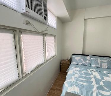 Binan City Apartment | Holly's Place by Motorists Transient House