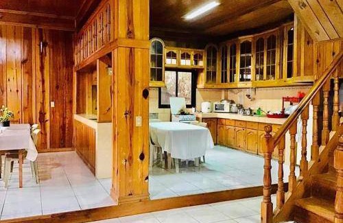 Baguio House | House ∙ 6 bedrooms ∙ 45 guests