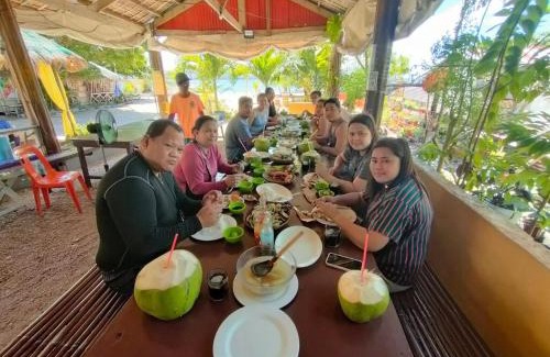 Carles Hostel | Isla Gigantes Jesa Beach Resort