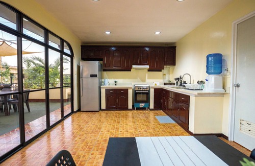 Taguig House | Jacuzzi Penthouse
