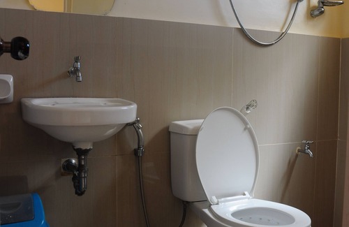 Coron Town Proper Hotel | Jim's Castle Inn