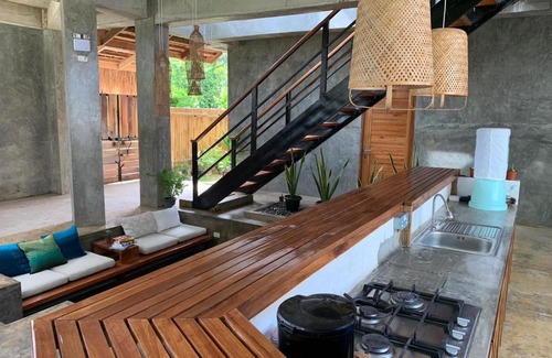 Alegria House | Kaha Island Stay