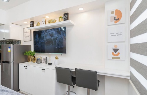 Guadalupe Apartment | Kalani by J&J (Symfoni Nichols | Near Fuenti | Wifi)