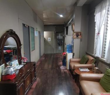 Coron Town Proper House | Ken's Inn