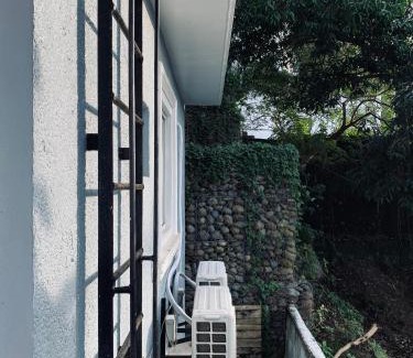 San Juan Hostel | Lakayo Hillside Apartelle