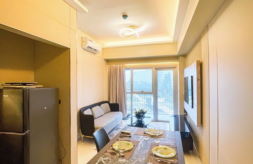 Paranaque Apartment | Luxurious 1-bedroom apartment near Okada Manila and Mall of Asia