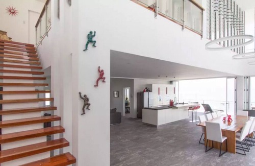Dauis Bed & Breakfast | Luxury by the Sea- Sunset View Room. Inc Breakfast