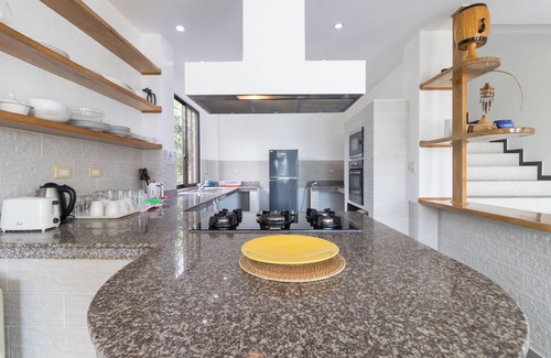 Panglao Villa | Luxury Charming 3-Bedroom Villa 300m2, directly on the Sea, Panglao,Bohol