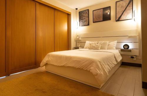 Salcedo Village Apartment | Luxury Cozy Stylish Loft in Makati